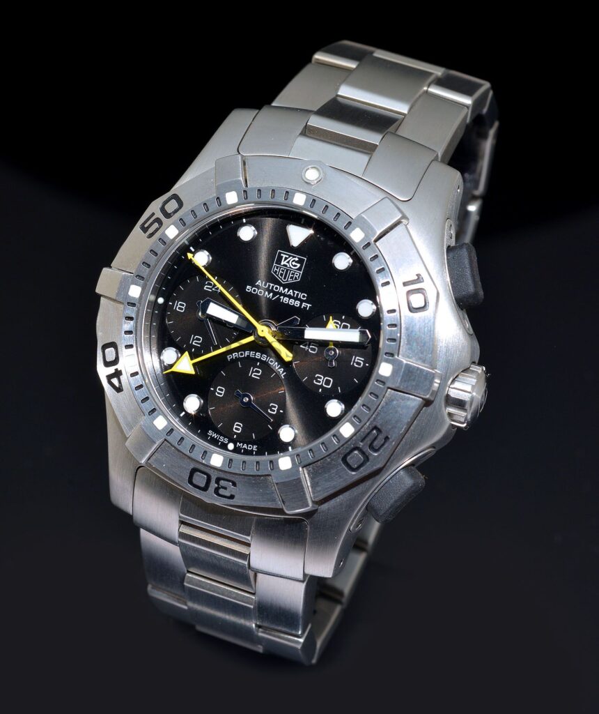 2005 Tag Heuer, 42mm “2000 Aquagraph” Professional CN211A 500m Diver automatic Chronograph in Steel with escape valve. B&P